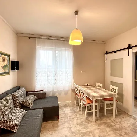 Apartment 180-degree & Forest View *