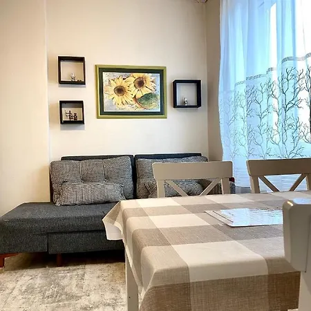 Apartment 180-degree & Forest View